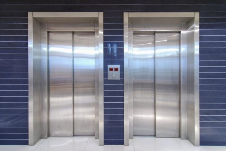 Lift Gate Rental Near Me: The Ultimate Guide to Safe & Efficient Heavy Lifting